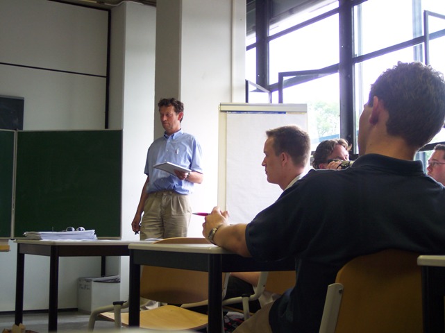 There is much time for questions and discussion.